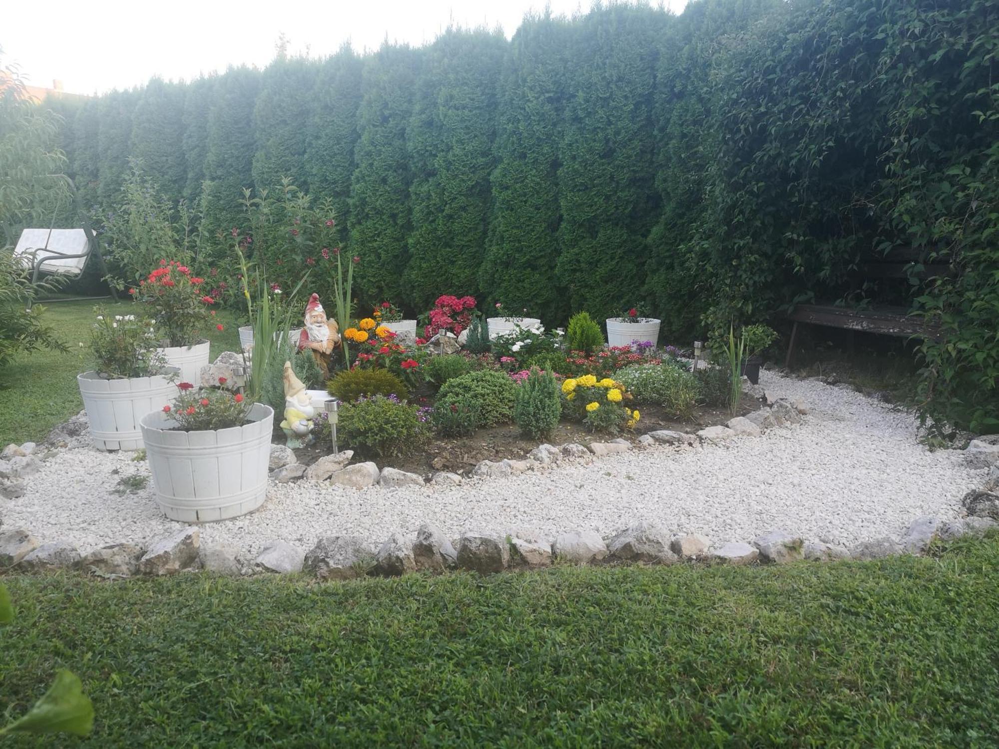 Zsuzsi Vendégház Zalaegerszeg Exterior foto