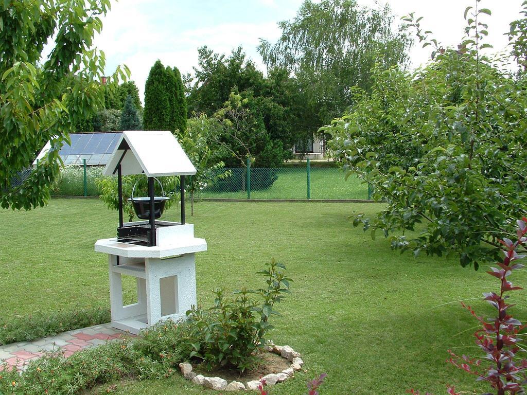 Zsuzsi Vendégház Zalaegerszeg Exterior foto